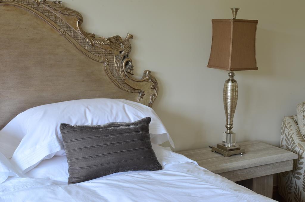 Llwyn Helyg Country House Guest House คาร์มาเทน ห้อง รูปภาพ