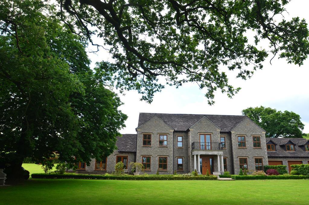 Llwyn Helyg Country House Guest House คาร์มาเทน ภายนอก รูปภาพ